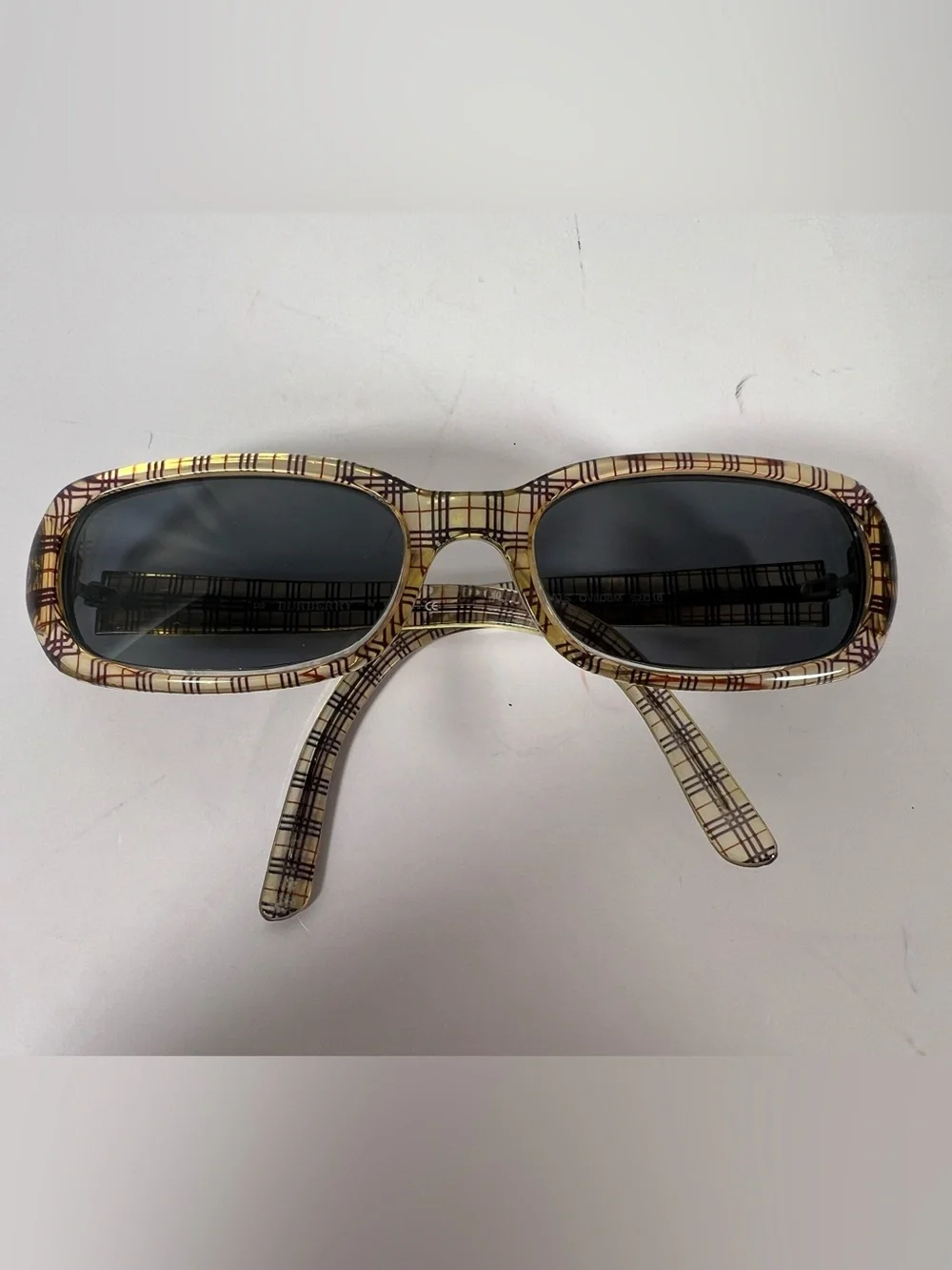5100: Burberry Vintage Nova Check Rectangular Sunglasses with Box & Case